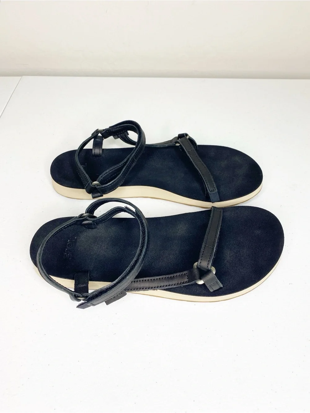 Teva Original Universal Slim Leather Minimalist Sandal Black Size 9
